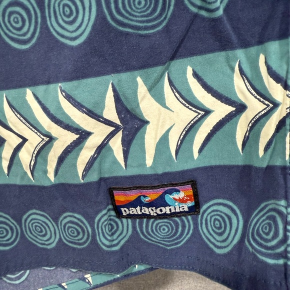 Patagonia Blue and Cream Board Shorts with Geometric Patterns Size 36 - Picture 2 of 6